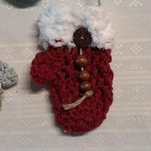 5 pc.mitten ornaments - Picture 6 of 8